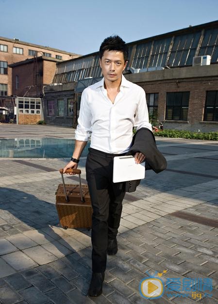 段奕宏街拍写真 段奕宏高清写真_段奕宏高清剧照