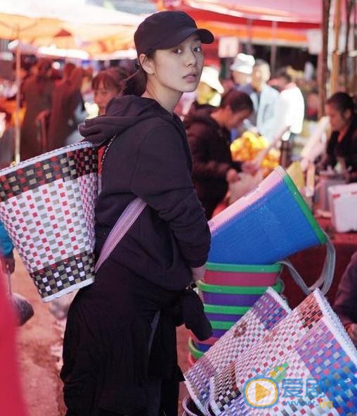 王真儿旅游街拍 王真儿高清写真_王真儿高清剧照