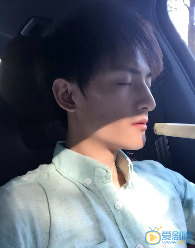 李昶生活照 李昶高清写真_李昶高清剧照