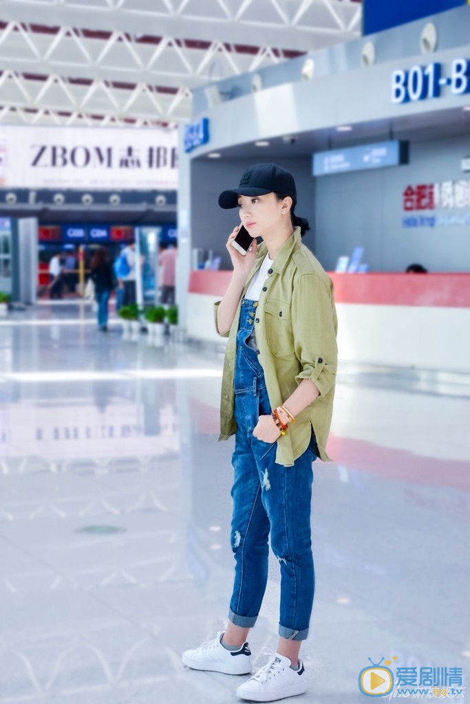 张瑶机场路透照 张瑶高清写真_张瑶高清剧照