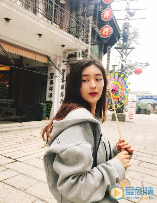 郭小炜街拍写真 郭小炜高清写真_郭小炜高清剧照