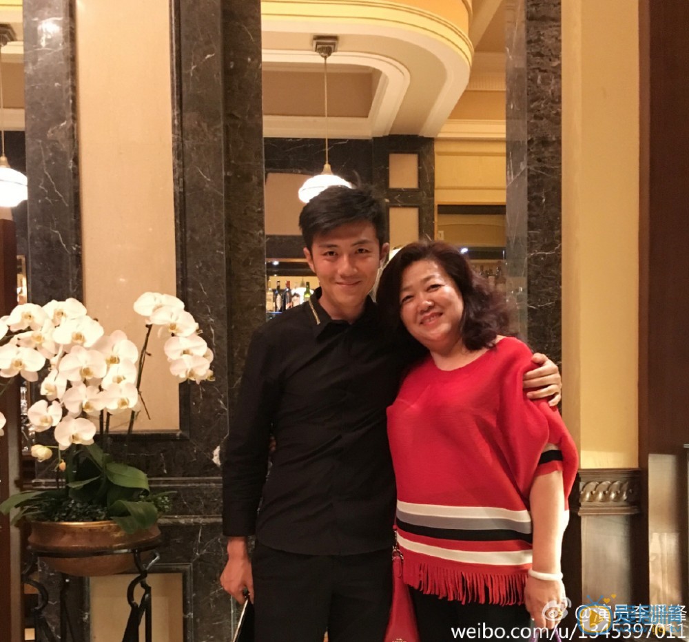李泽锋生活照 李泽锋高清写真_李泽锋高清剧照