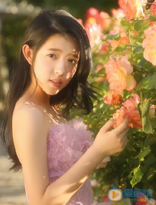 何蓝逗花季写真 何蓝逗高清写真_何蓝逗高清剧照