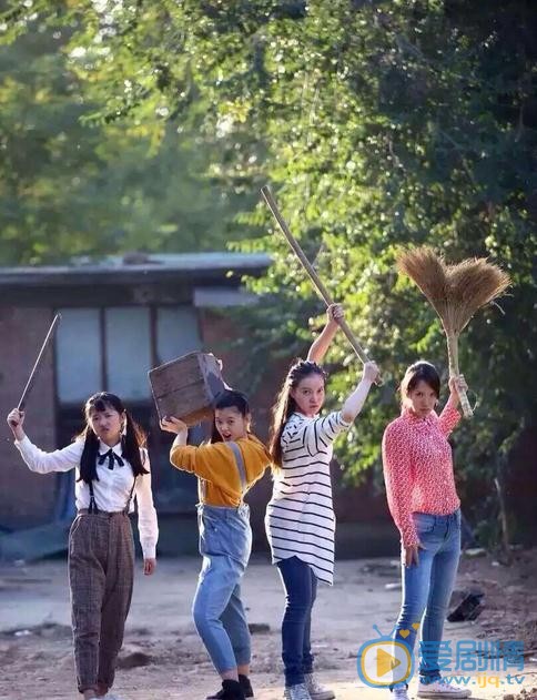 何蓝逗《青春喂了狗》剧照 何蓝逗高清写真_何蓝逗高清剧照