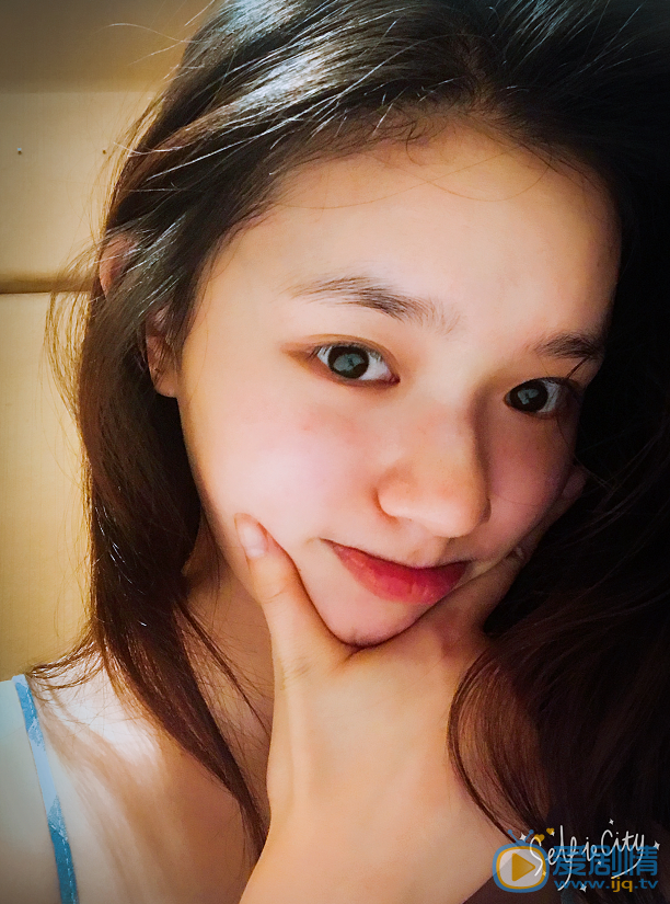 林允素颜卖萌照 林允高清写真_林允高清剧照