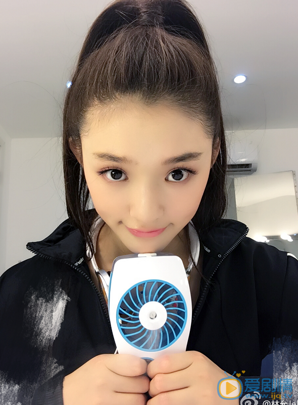 林允素颜卖萌照 林允高清写真_林允高清剧照