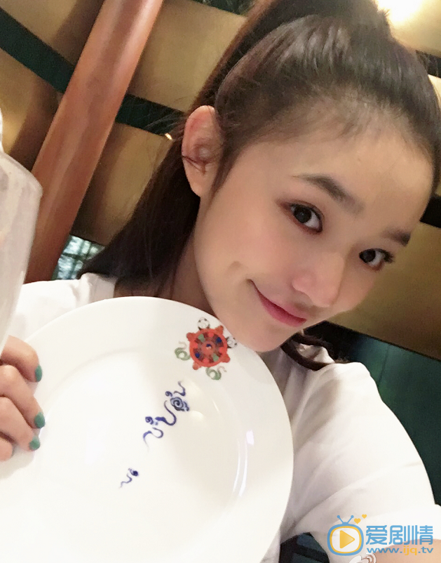 林允素颜卖萌照 林允高清写真_林允高清剧照