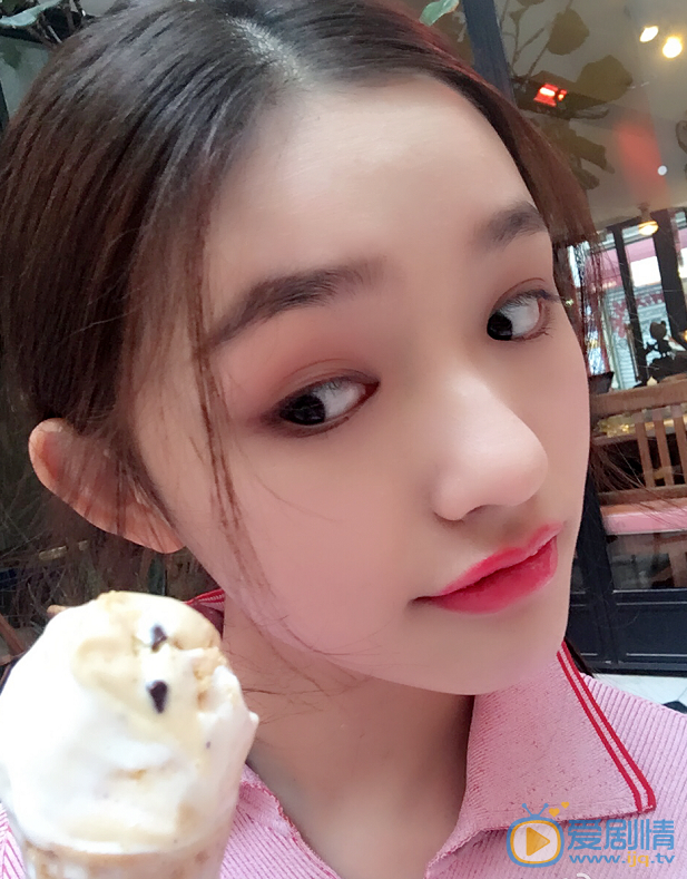 林允素颜卖萌照 林允高清写真_林允高清剧照