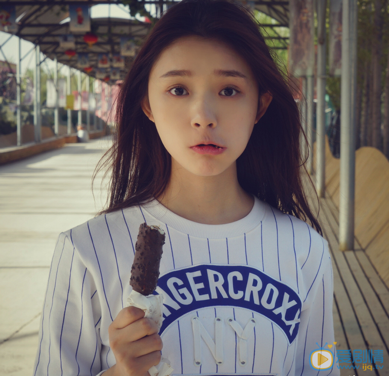 林允素颜卖萌照 林允高清写真_林允高清剧照