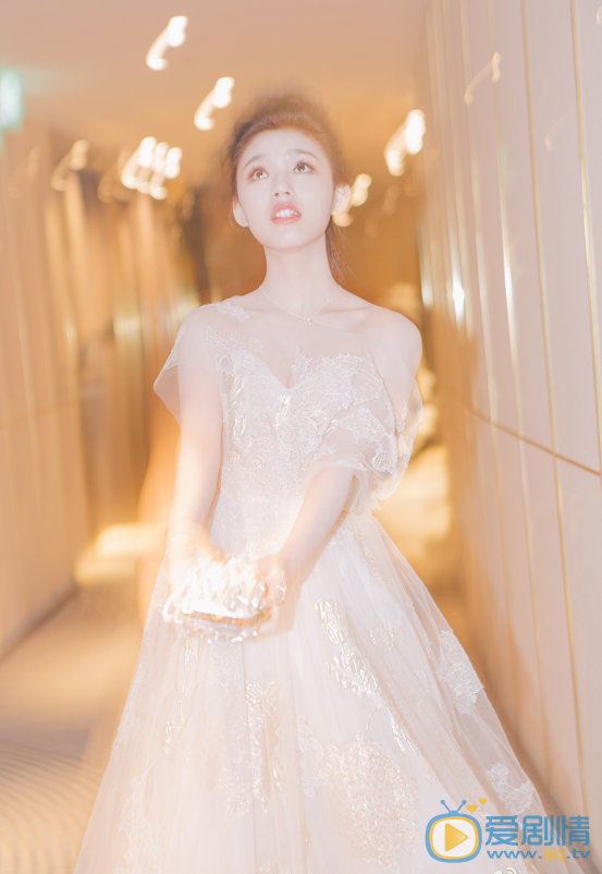 林允红毯秀 林允高清写真_林允高清剧照