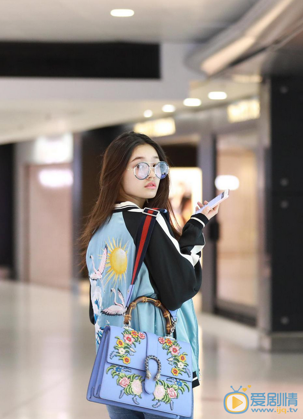 林允机场照 林允高清写真_林允高清剧照