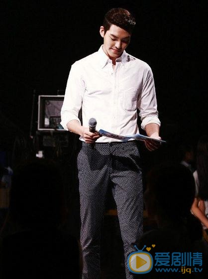 金宇彬主持照 金宇彬高清写真_金宇彬高清剧照