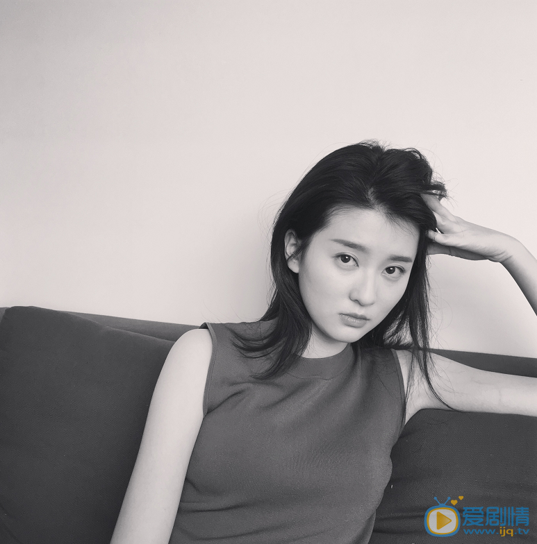 乔欣黑白写真 乔欣高清写真_乔欣高清剧照