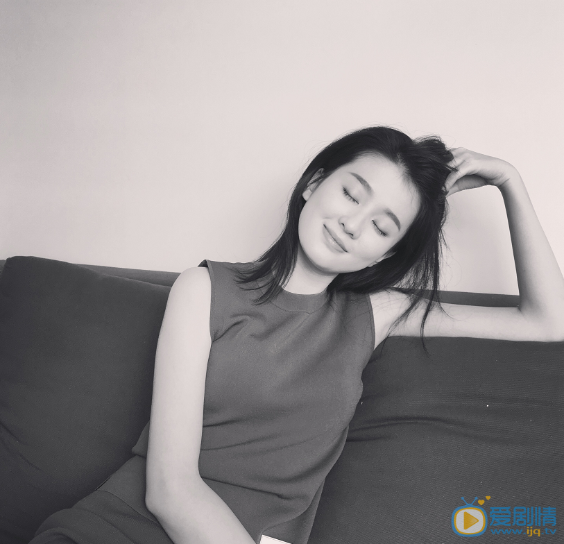 乔欣黑白写真 乔欣高清写真_乔欣高清剧照