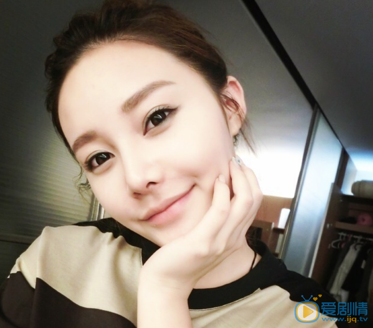 王靓雅私密生活照 王靓雅高清写真_王靓雅高清剧照