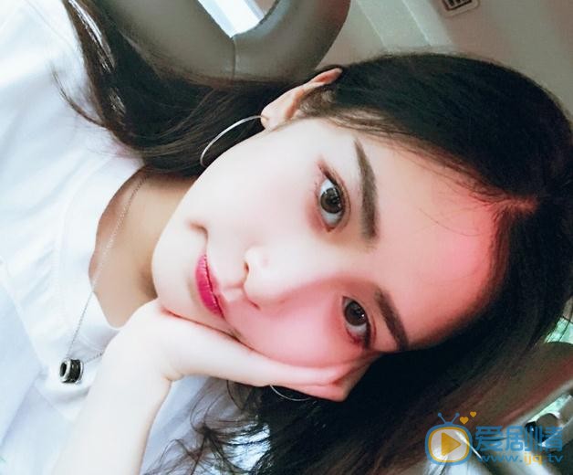 刘美彤生活照 刘美彤高清写真_刘美彤高清剧照