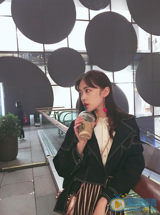 刘美彤生活照 刘美彤高清写真_刘美彤高清剧照