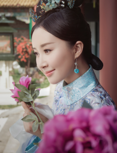 龙珠传奇之无间道雪倾城和舒婉心是什么关系？雪倾城和舒婉心是同一个人吗？