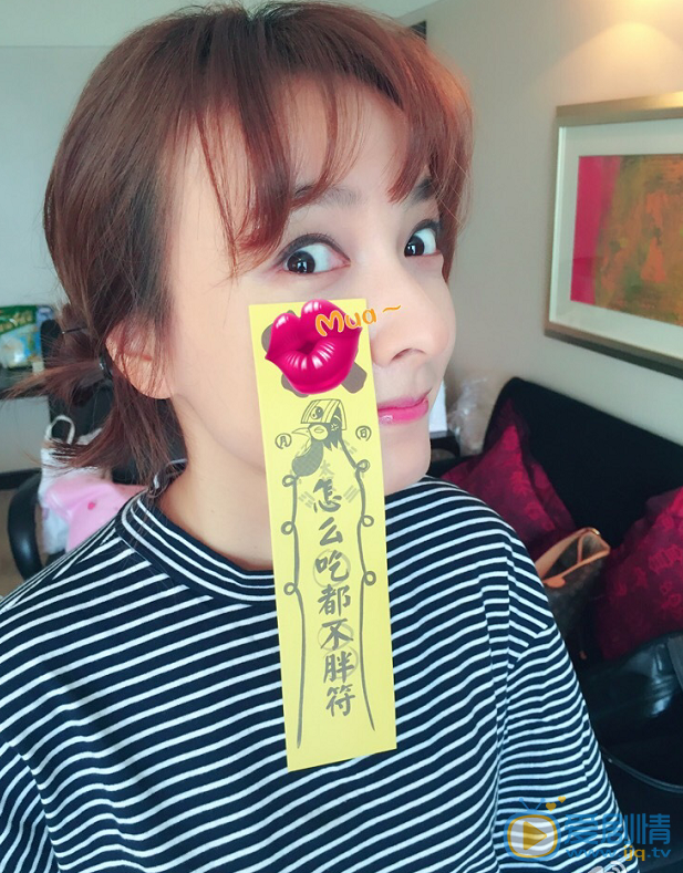 吴昕卖萌照 吴昕高清写真_吴昕高清剧照