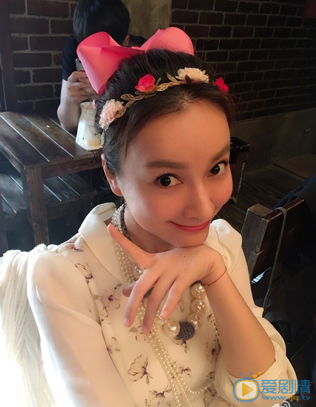 吴昕卖萌照 吴昕高清写真_吴昕高清剧照