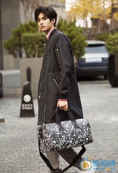 宋威龙街拍写真 宋威龙高清写真_宋威龙高清剧照
