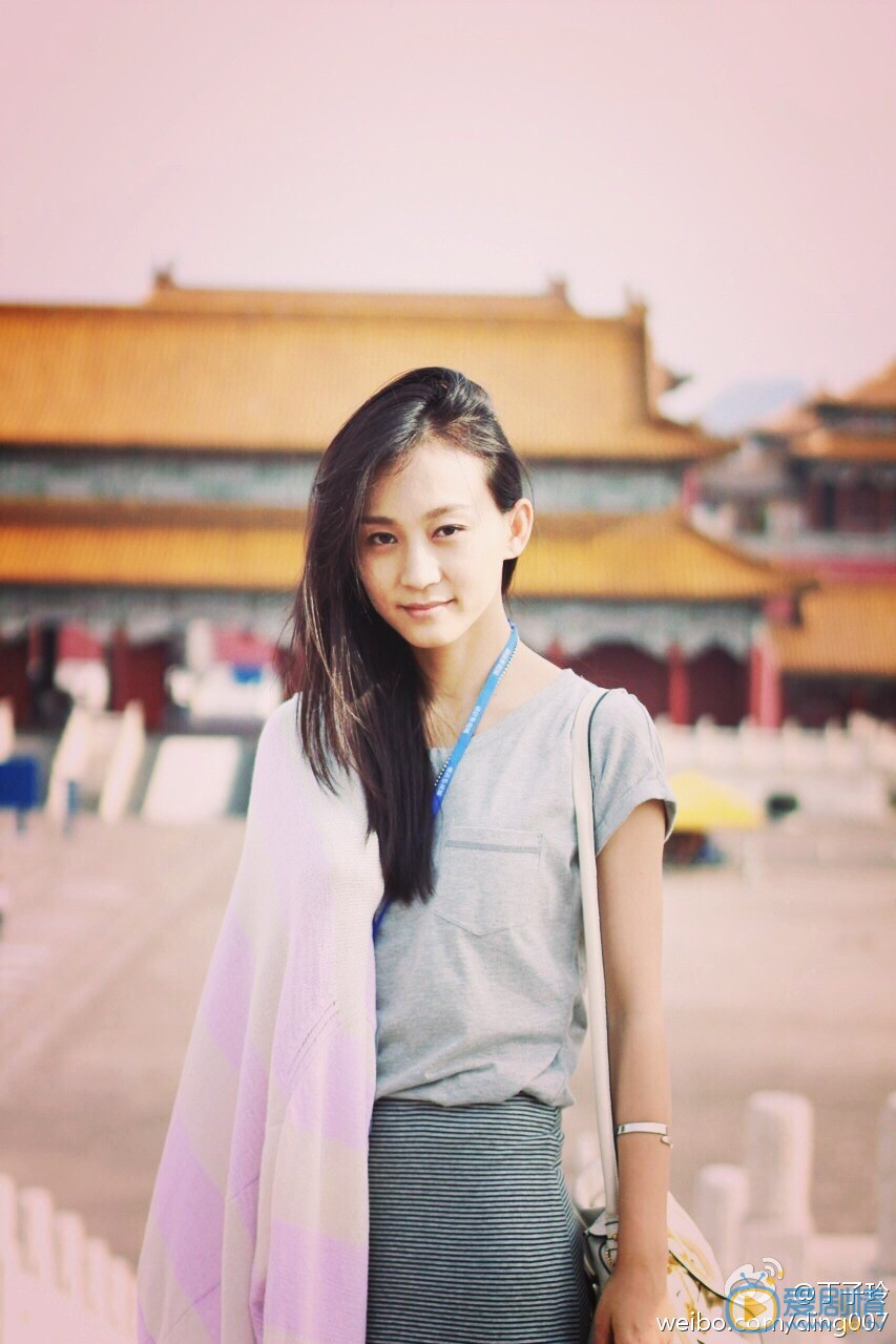 丁子玲时尚街拍照 丁子玲高清写真_丁子玲高清剧照
