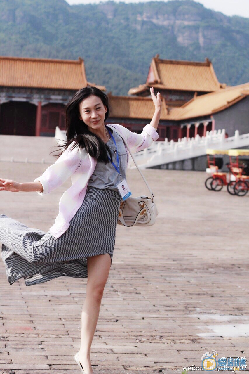 丁子玲时尚街拍照 丁子玲高清写真_丁子玲高清剧照