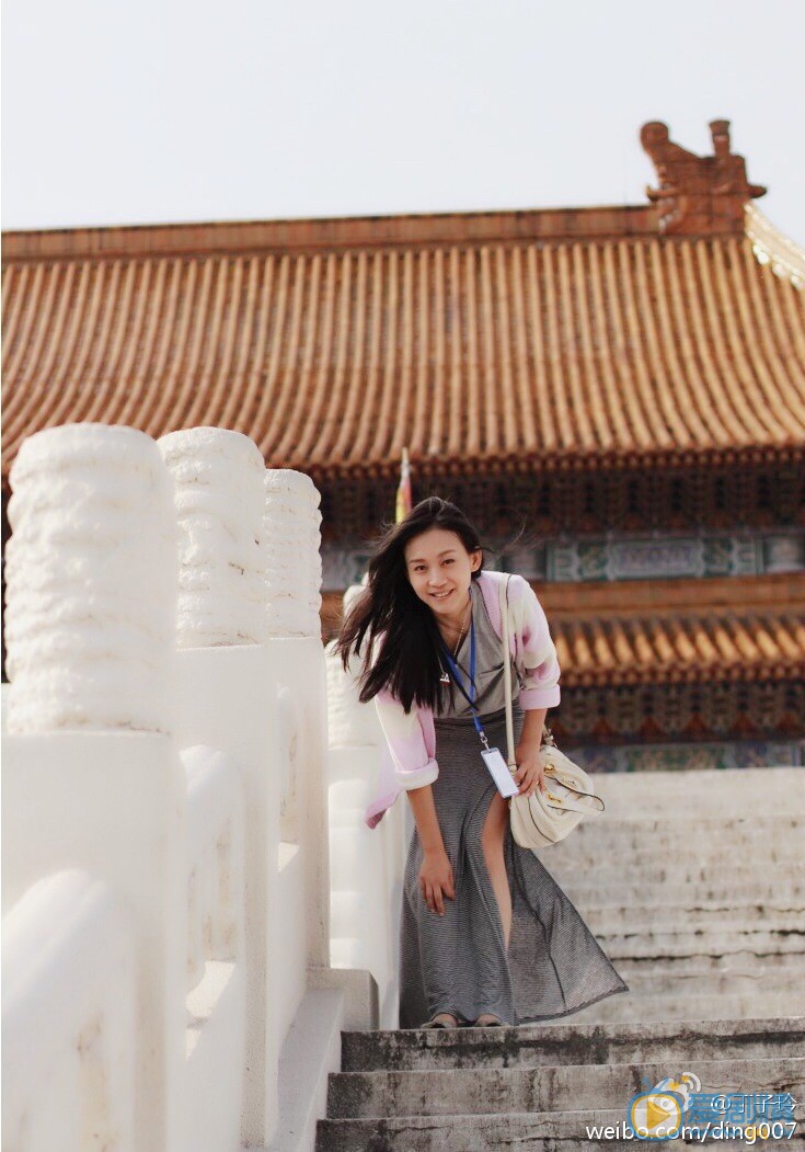丁子玲时尚街拍照 丁子玲高清写真_丁子玲高清剧照
