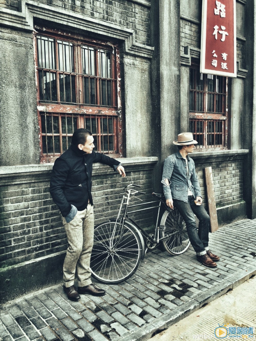 徐僧酷帅街头写真 徐僧高清写真_徐僧高清剧照