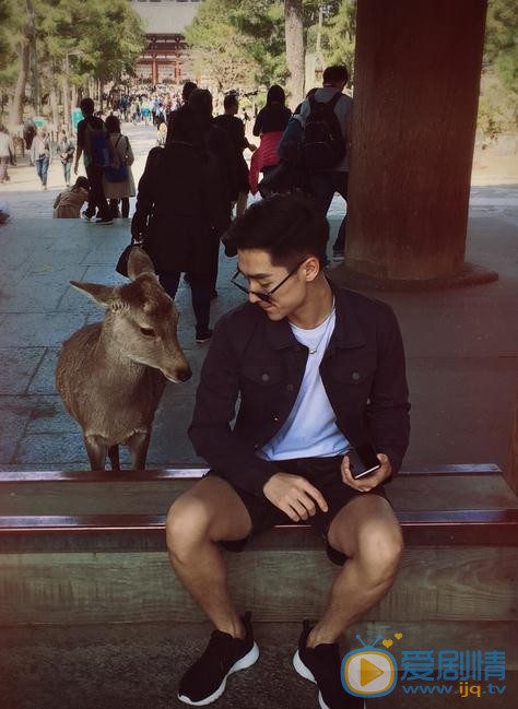 秦亦铭生活照 秦亦铭高清写真_秦亦铭高清剧照