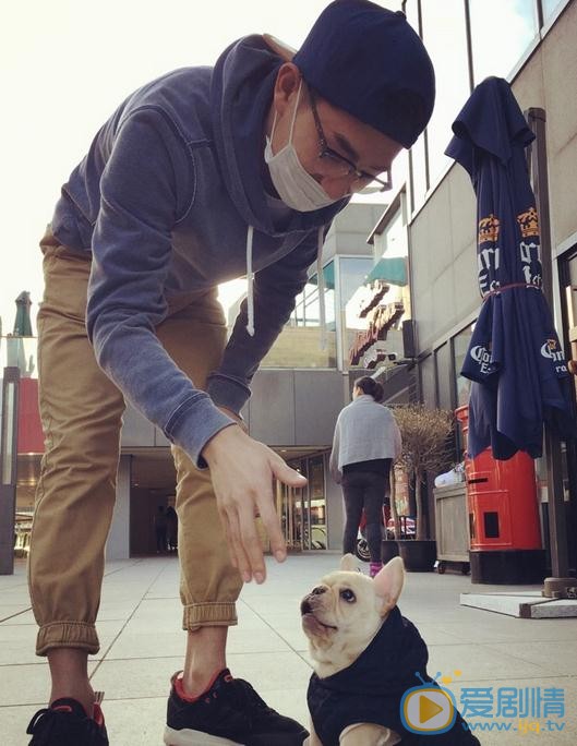 秦亦铭生活照 秦亦铭高清写真_秦亦铭高清剧照