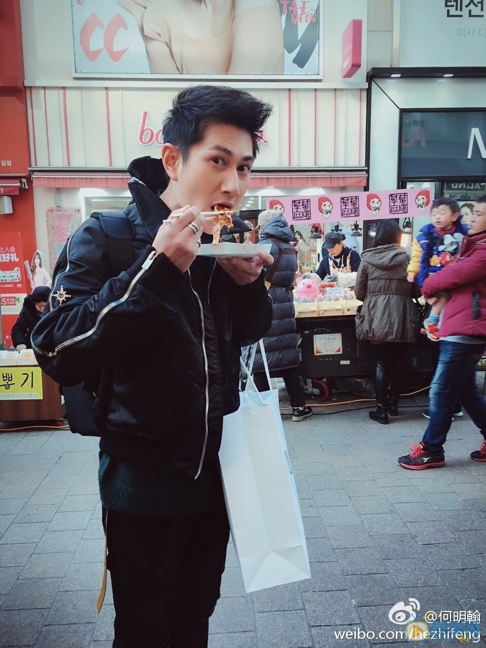 何明翰生活照 何明翰高清写真_何明翰高清剧照