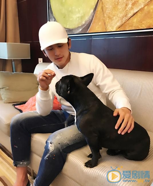 张哲瀚生活照 张哲瀚高清写真_张哲瀚高清剧照