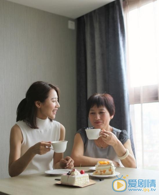 董琦和妈妈合照 董琦高清写真_董琦高清剧照