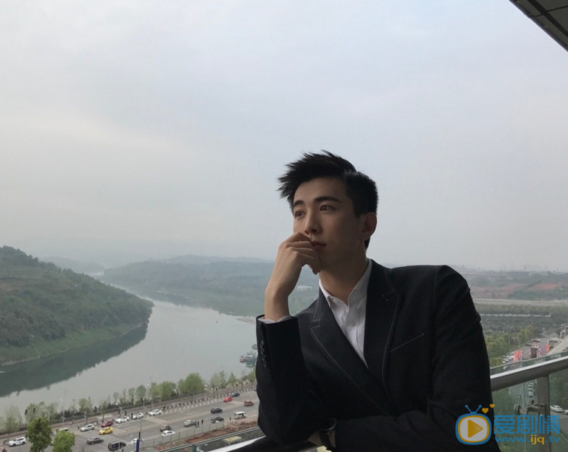 李川生活照 李川高清写真_李川高清剧照