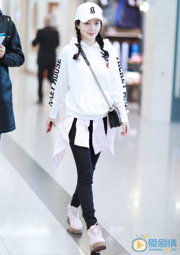 李小璐机场照 李小璐高清写真_李小璐高清剧照