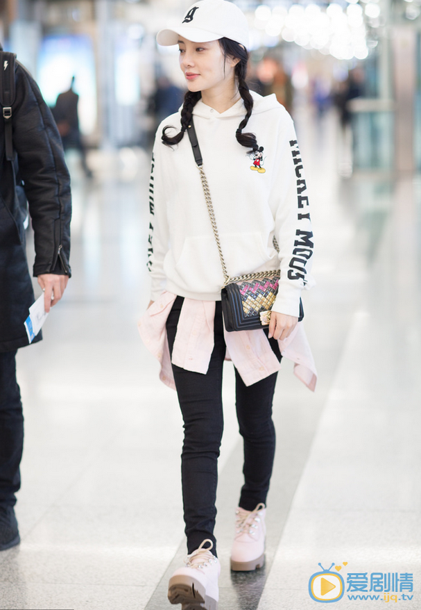 李小璐机场照 李小璐高清写真_李小璐高清剧照