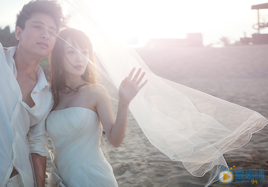 李小璐婚纱照 李小璐高清写真_李小璐高清剧照