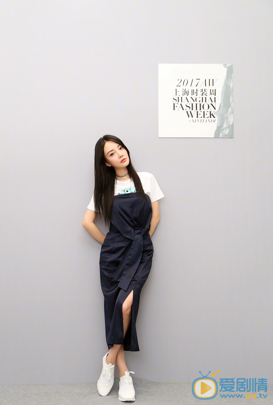 李小璐生活照 李小璐高清写真_李小璐高清剧照