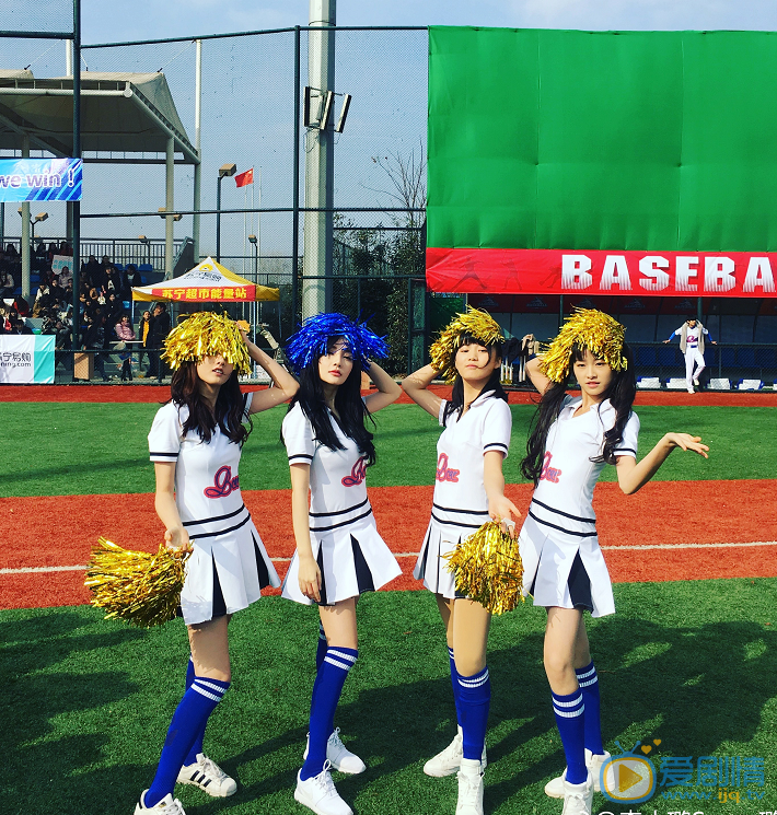 李小璐卖萌照 李小璐高清写真_李小璐高清剧照