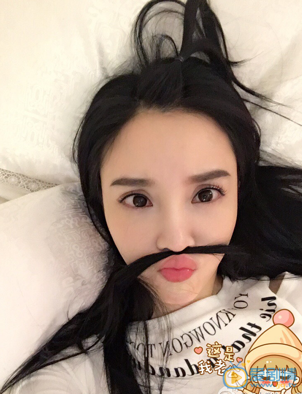 李小璐卖萌照 李小璐高清写真_李小璐高清剧照