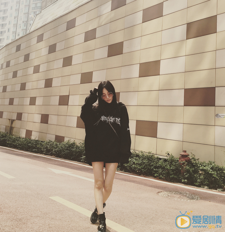 李小璐卖萌照 李小璐高清写真_李小璐高清剧照