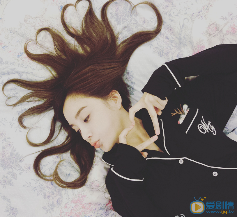李小璐卖萌照 李小璐高清写真_李小璐高清剧照