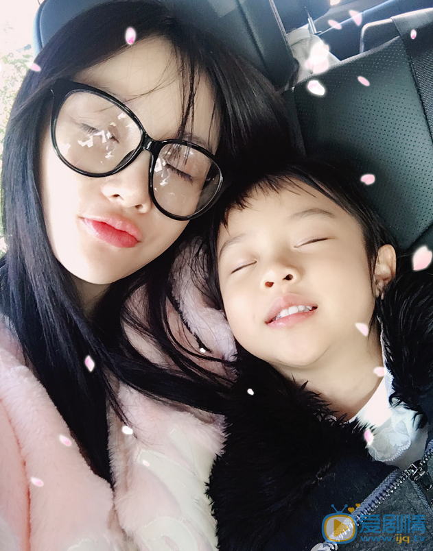 李小璐李小璐一家三口 李小璐高清写真_李小璐高清剧照