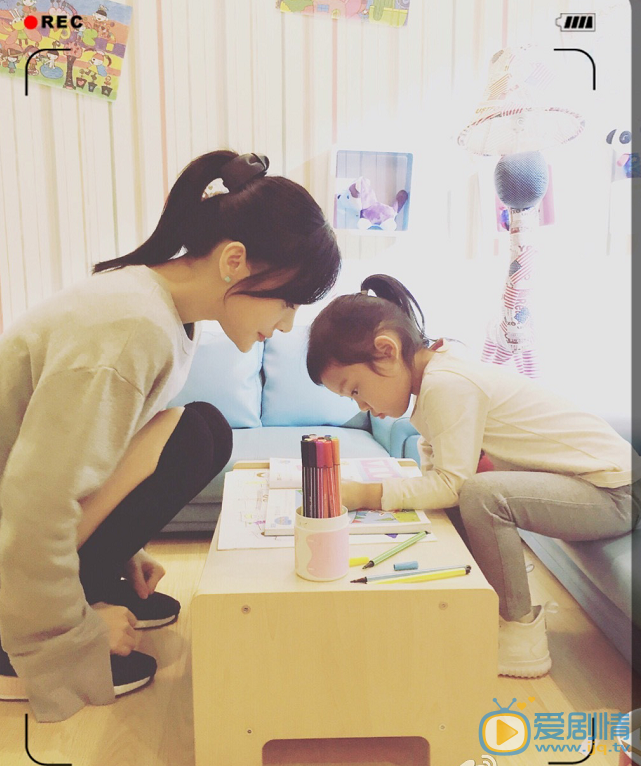 李小璐李小璐一家三口 李小璐高清写真_李小璐高清剧照