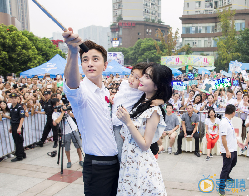 李小璐李小璐一家三口 李小璐高清写真_李小璐高清剧照
