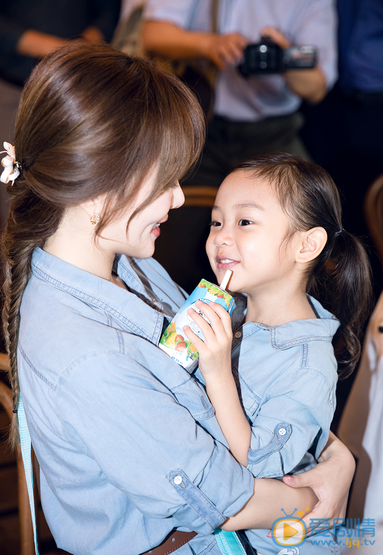 李小璐李小璐一家三口 李小璐高清写真_李小璐高清剧照