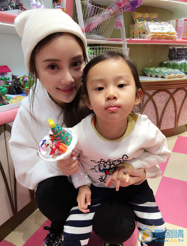 李小璐李小璐一家三口 李小璐高清写真_李小璐高清剧照