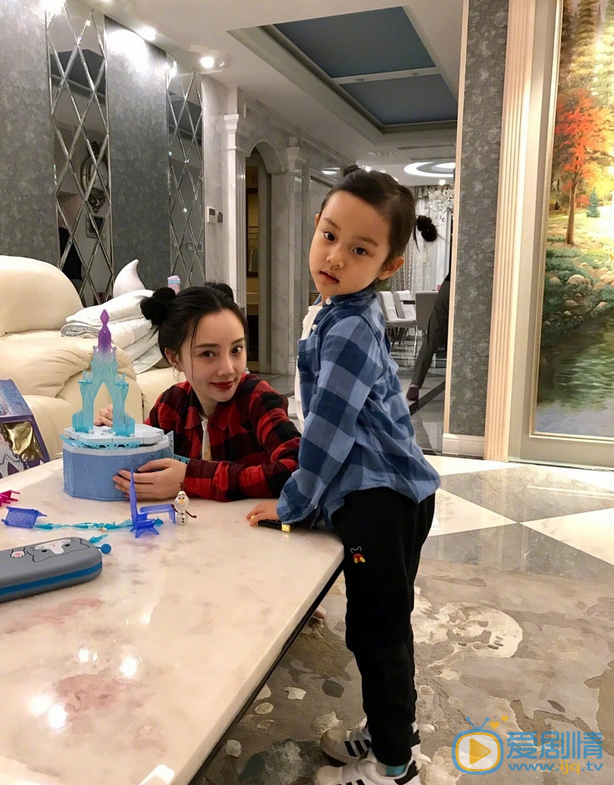 李小璐李小璐女儿甜馨 李小璐高清写真_李小璐高清剧照
