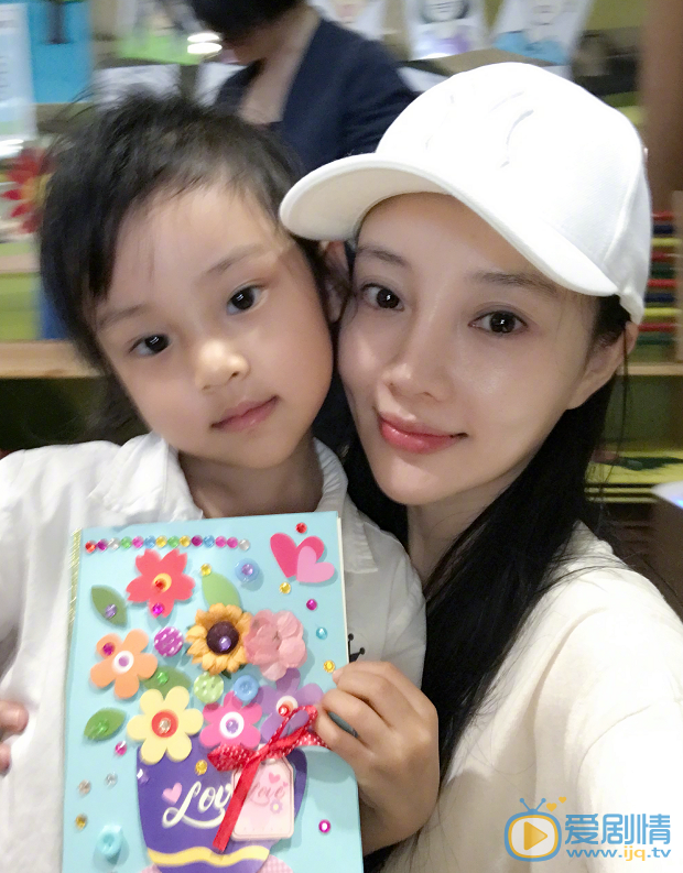 李小璐李小璐女儿甜馨 李小璐高清写真_李小璐高清剧照